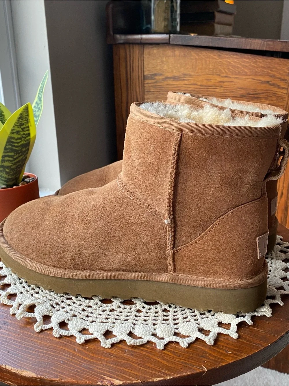 UGG Mini Boot in Chestnut Brown Suede Size 8 NEW